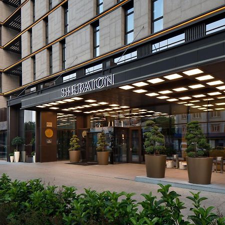 ホテル シェラトン イスタンブール シティ センター エクステリア 写真